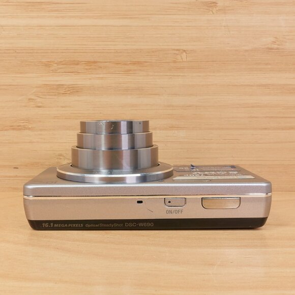 Sony Cyber-shot DSC-W690 16.1MP Digital Camera / Silver / Tested Working - Picture 5 of 8
